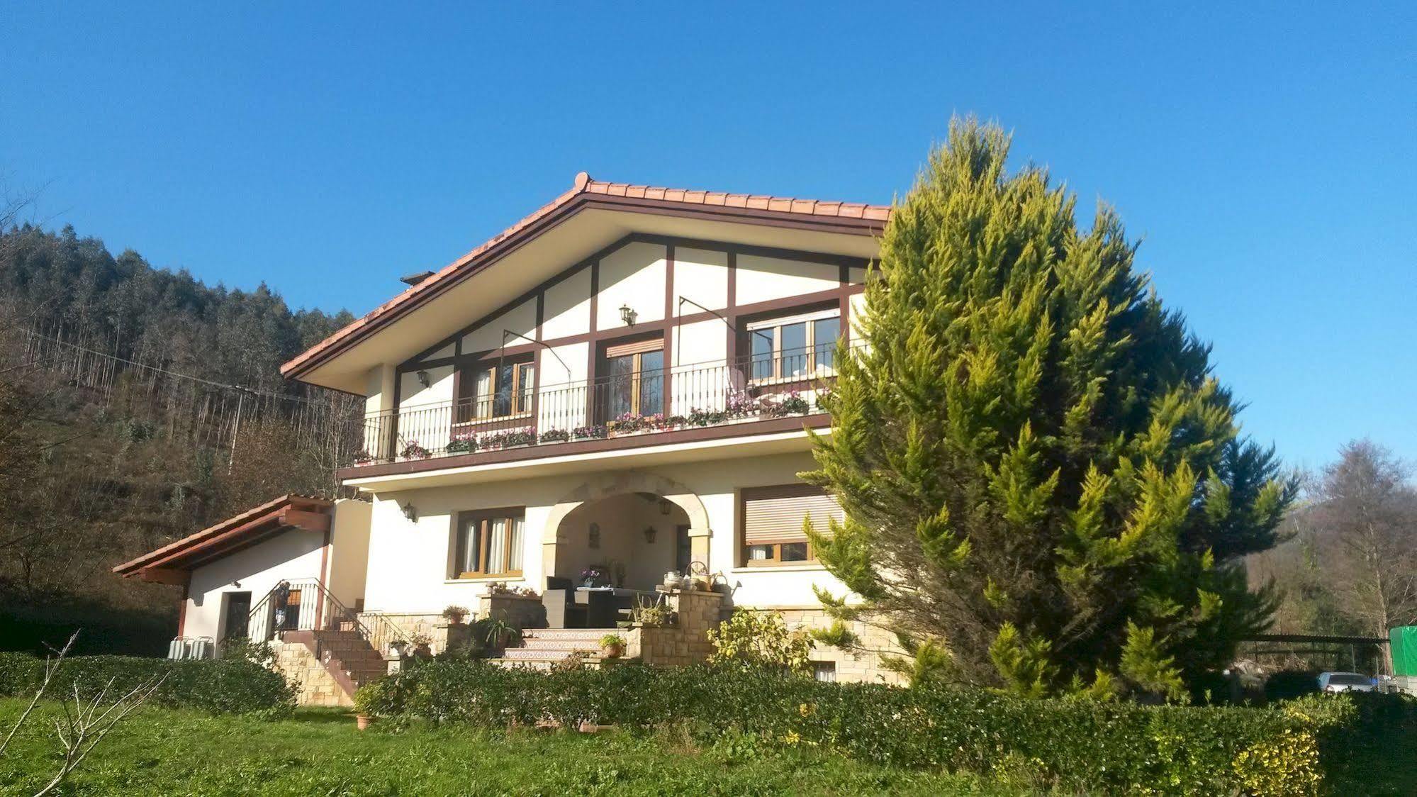 Casa Rural Ibarrondo Etxea Mungia Extérieur photo